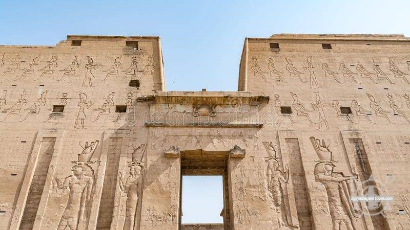 Pylons – Ancient Egyptian Temple Elements
